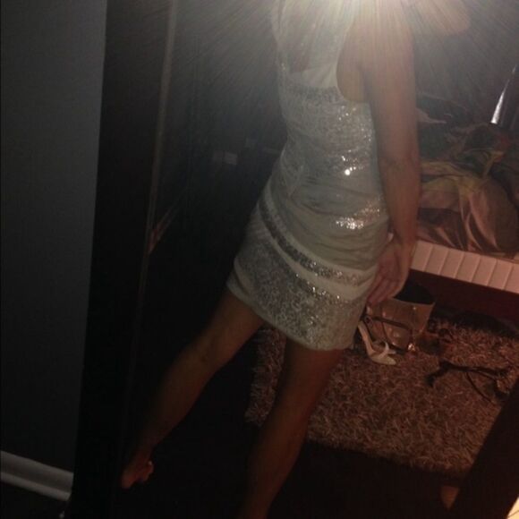 Alice and Olivia lace and sequin dress 8 - Picture 2 of 4